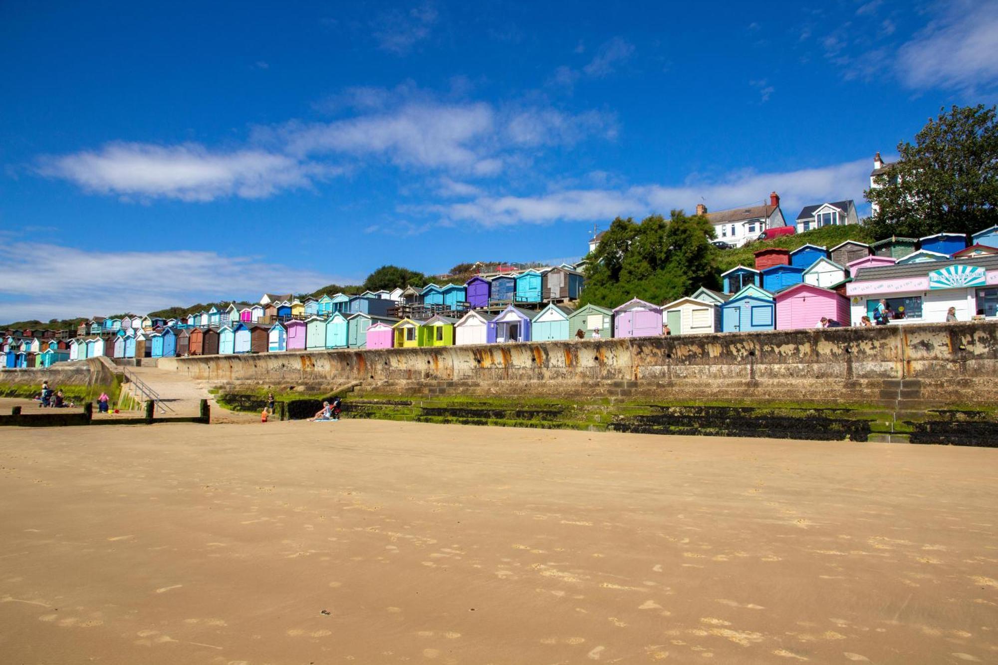 Superb Caravan With Decking And Free Wifi At Naze Marine Park Ref 17236C ولتون - أون - ذى - ناز المظهر الخارجي الصورة