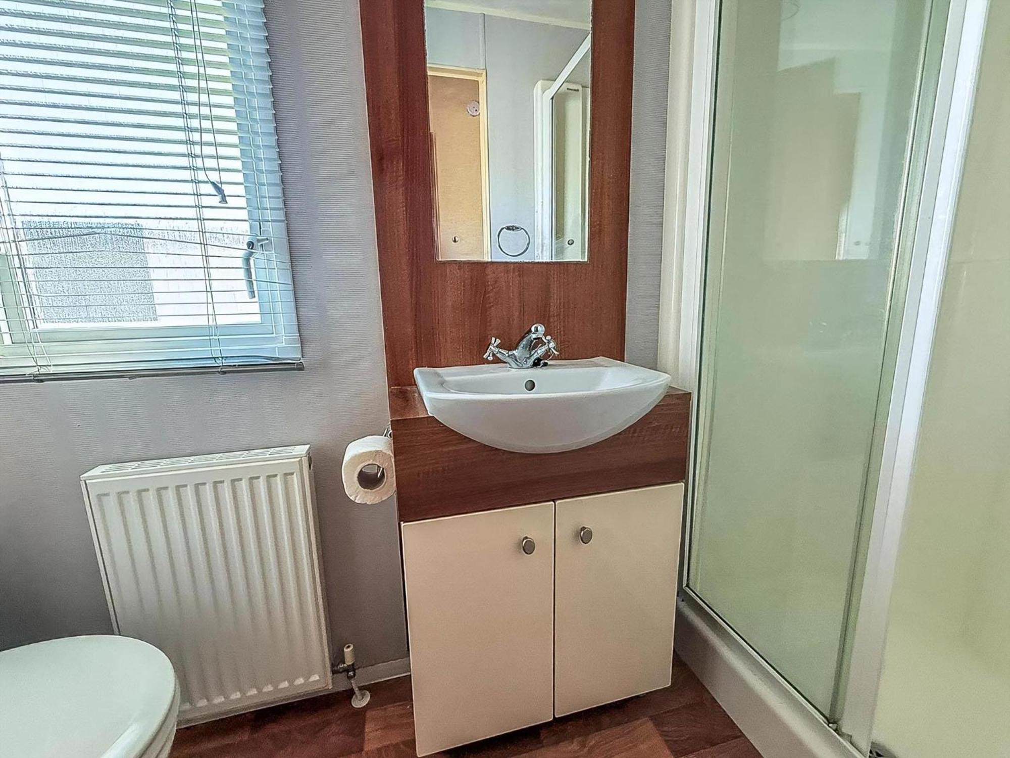 Superb Caravan With Decking And Free Wifi At Naze Marine Park Ref 17236C ولتون - أون - ذى - ناز المظهر الخارجي الصورة